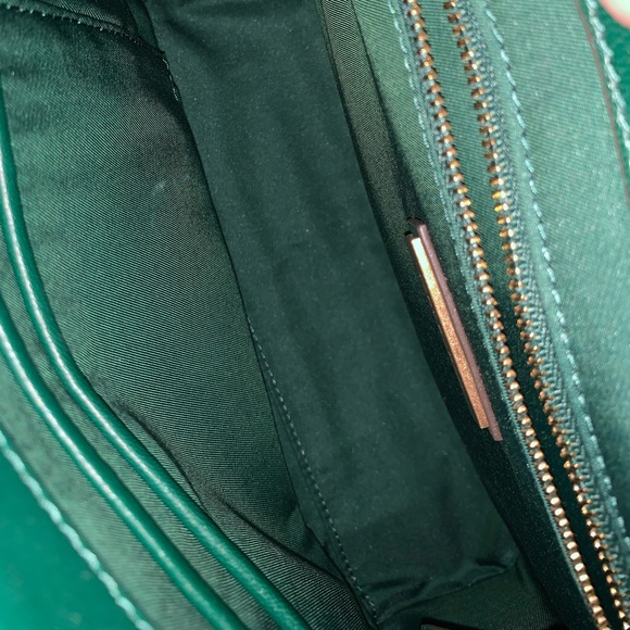 Tory Burch Green Fleming Convertible Shoulder Bag - Picture 8 of 8